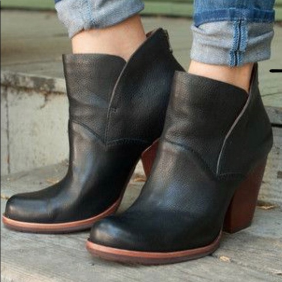 Kork-Ease Castaneda Leather Black Ankle Bootie - Picture 1 of 9